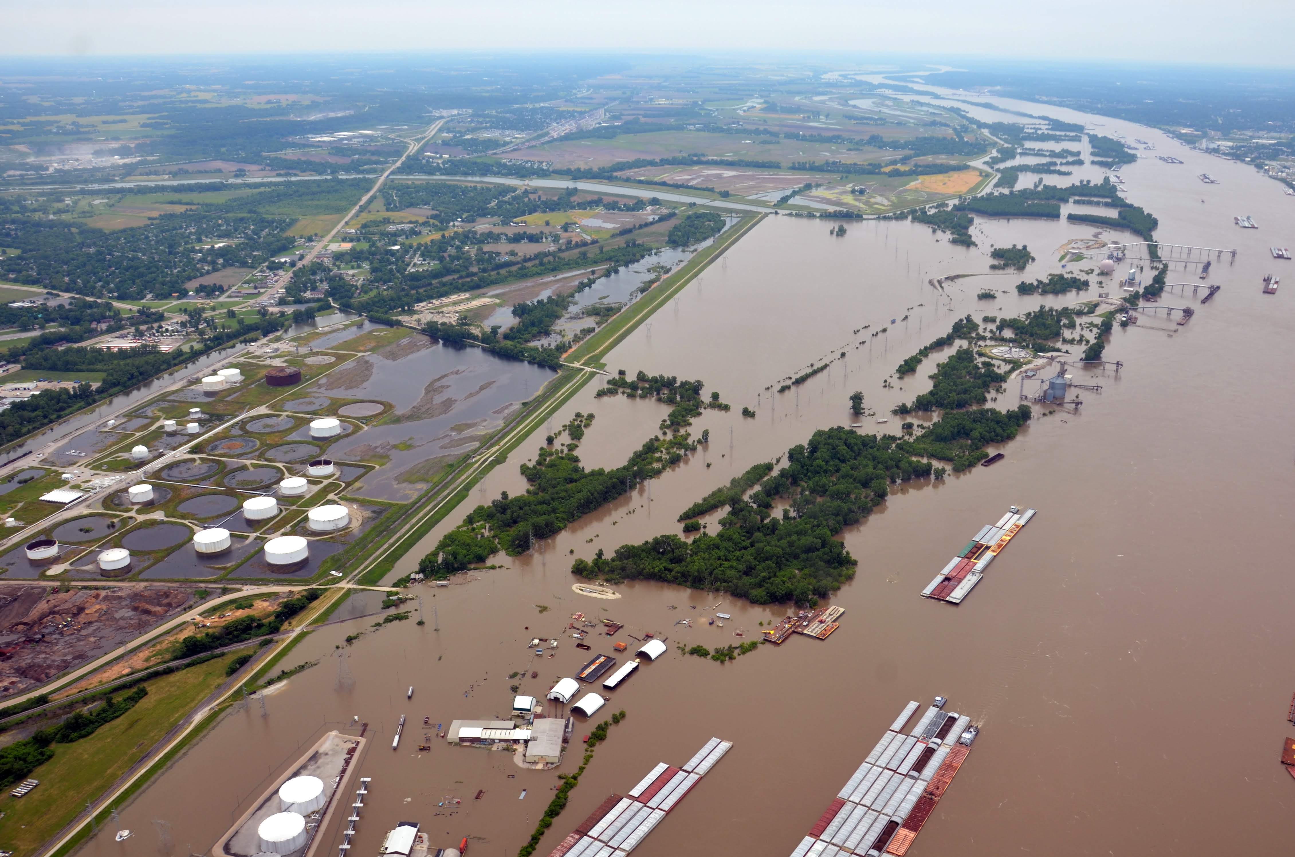 Flooded Mississippi River near downtown St. Louis, Missouri | Photo taken on June 3 by Derek Hoeferlin