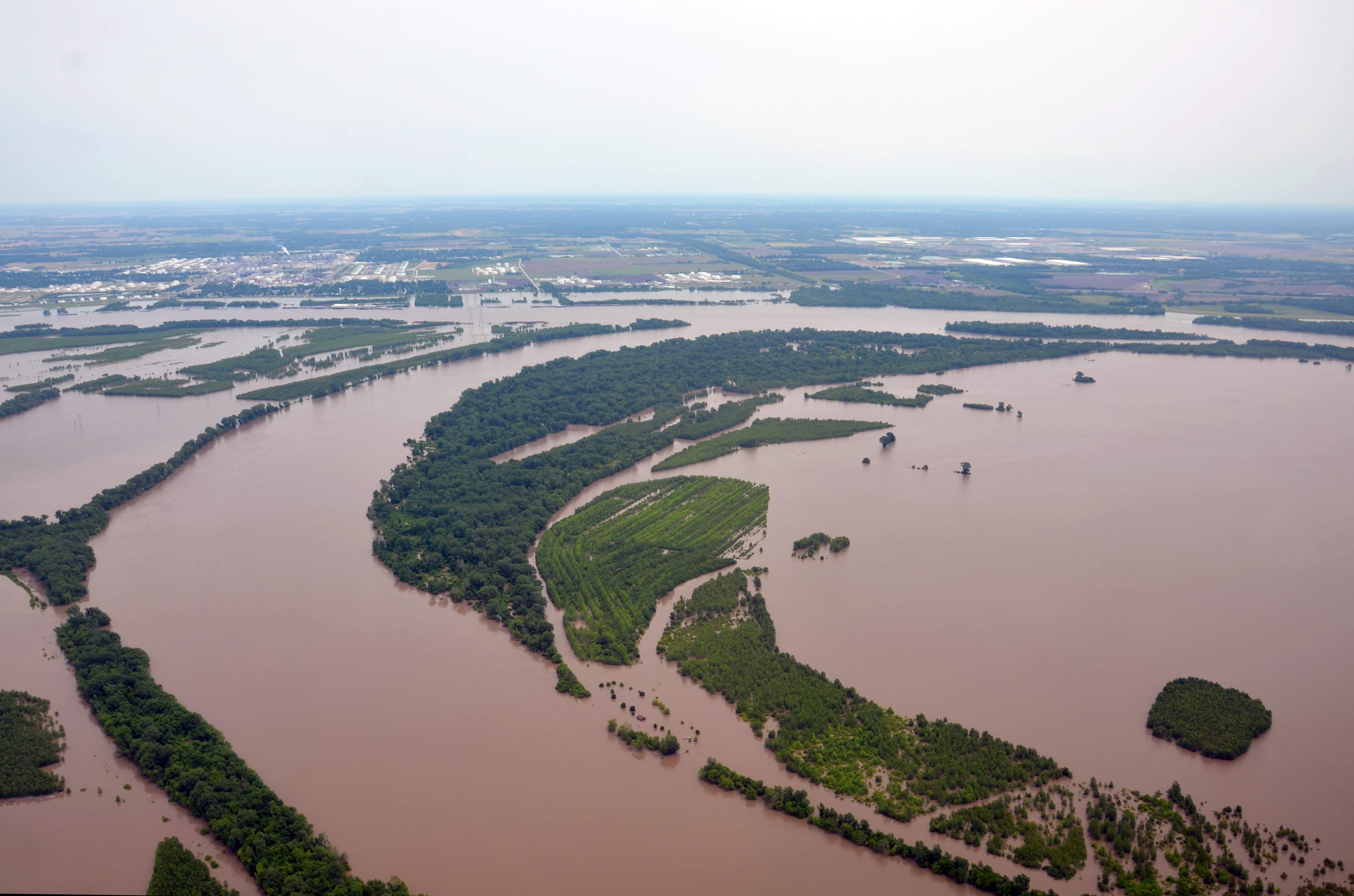 Confluencia de los ríos Missouri y Mississippi | Foto tomada el 3 de junio por Derek Hoeferlin