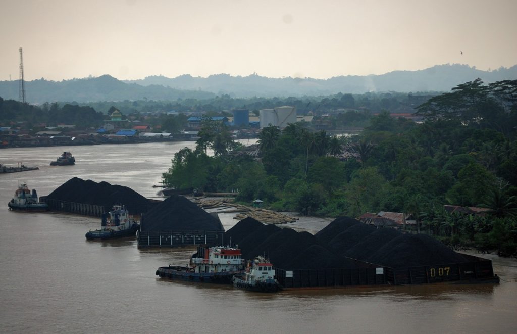 houille de charbon barge de charbon indonésie samarinda